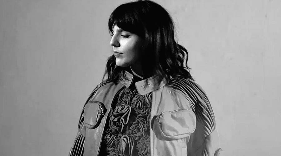 Nina Raku presenta su single “CAMPO DE RELÁMPAGOS"