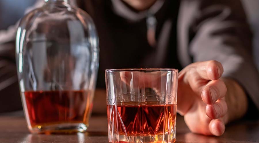 Investigadores descubren por qué no es tan fácil dejar el alcohol