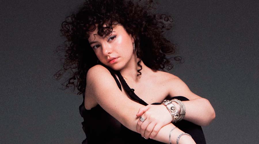 LAIA ALCOLEA presenta "TE REGALO ESTA CANCIÓN"