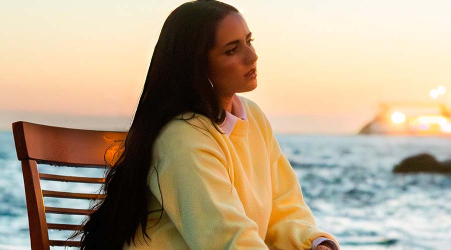 Caluu C. cierra un exitoso año con “QUÉ MÁS”