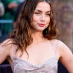 Ana de Armas terminó con Tom Cruise por sentirse “incómoda”