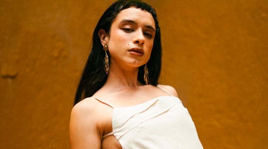 ALAÍDE presenta “DEJARLO PASAR”, su sencillo y propuesta visual