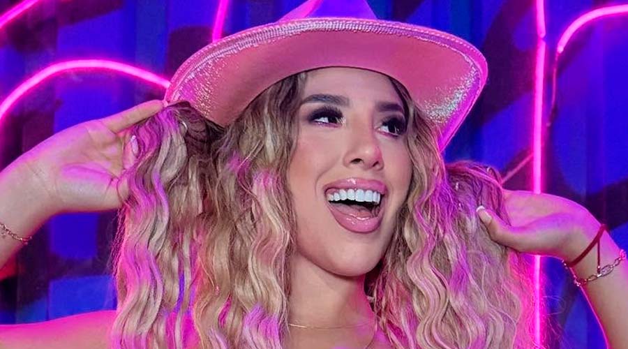 Yahaira Plasencia, portada en Ooops! Magazine