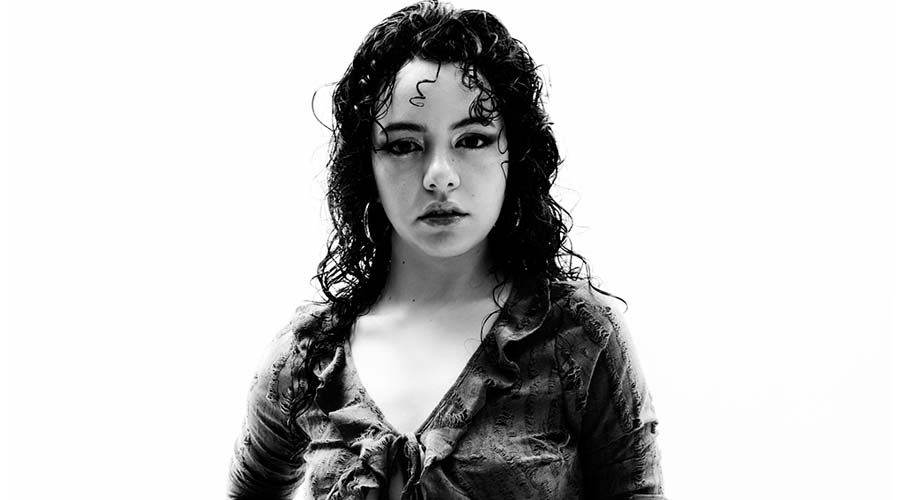 LAIA ALCOLEA presenta su nuevo tema “MENTIRAS”