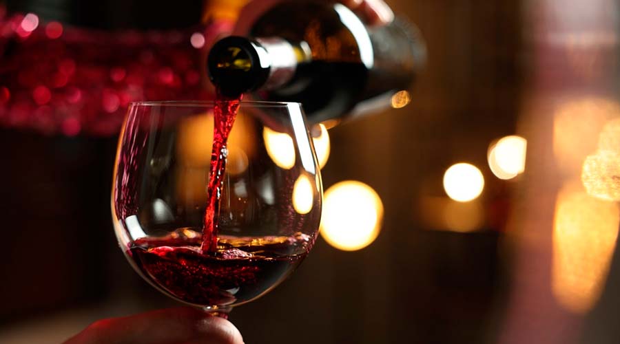 Hallan vínculo entre tipos de bebidas y ciertos trastornos