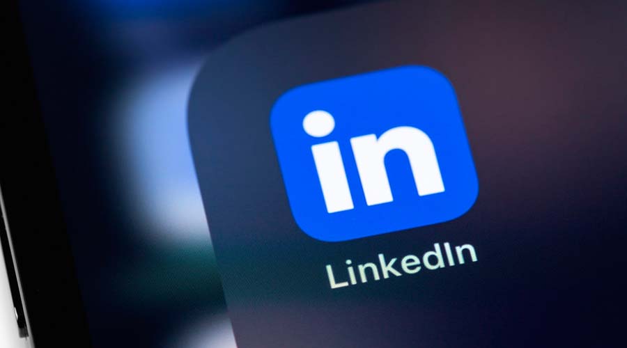 Descubren que LinkedIn te ha estado espiando durante años