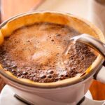 El consumo diario de café impacta la función renal