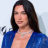 Dua Lipa inauguró su propia biblioteca con libros prohibidos